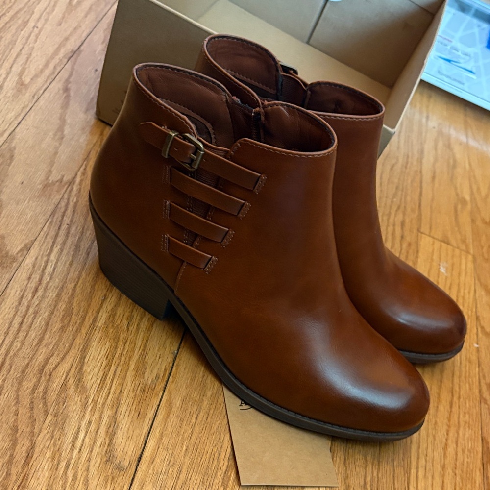 Frye and Co. Boden Saddle Brown Ankle Boots 9